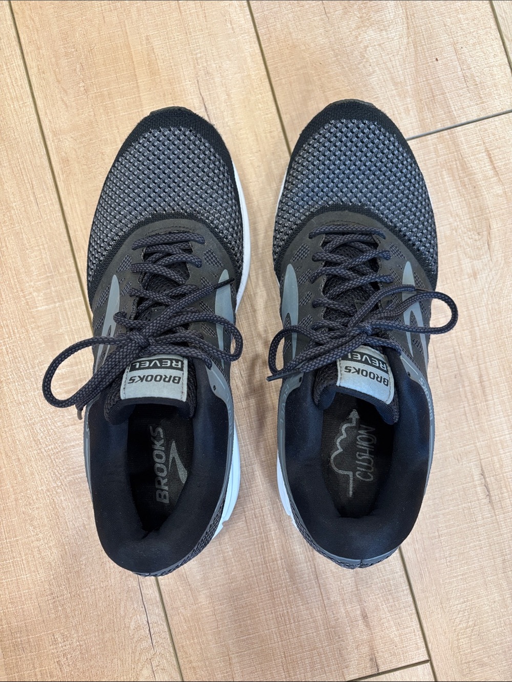 Brooks Revel Black & Gray Men's Running Shoes - Picture 3 of 10